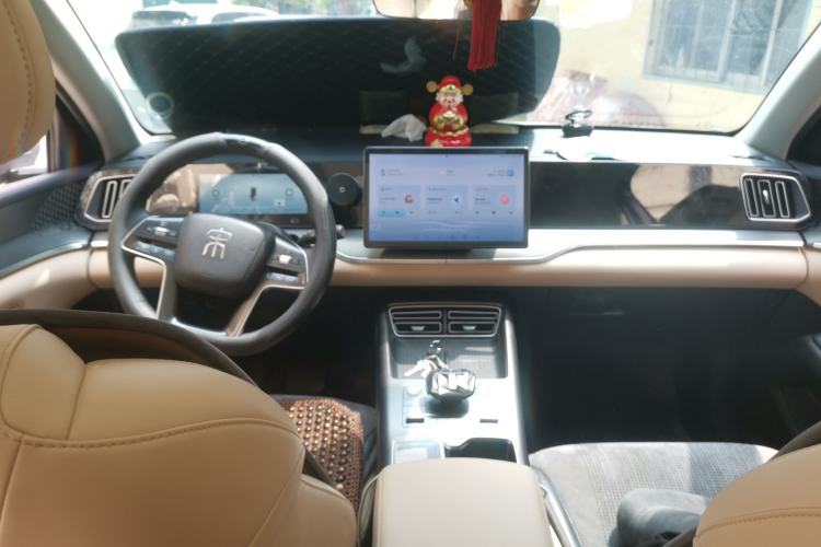 Used BYD Song Pro New Energy 2025 Second-Generation DM-i 115KM Overachiever Trim Center Console