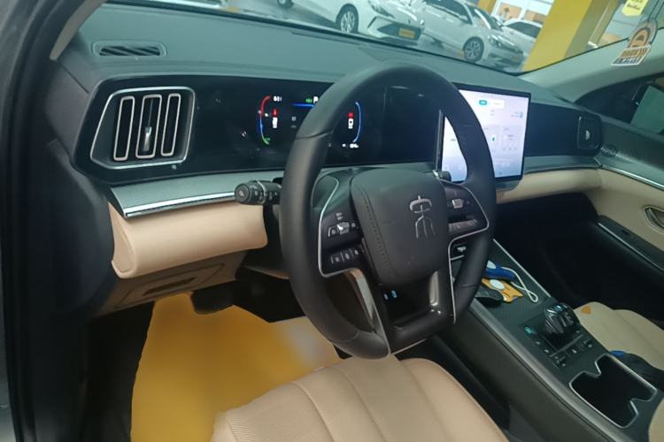 Used BYD Song Pro New Energy 2025 Second-Generation DM-i 75KM Overachiever Trim Center Console