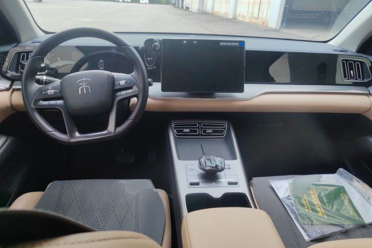 Used BYD Song Pro New Energy 2025 Second-Generation DM-i 75KM Leading Edition Center Console