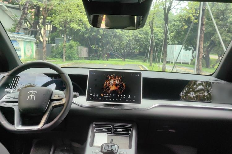 Used BYD Song Pro New Energy 2025 2nd Generation Intelligent Driving Version DM-i 75KM Leading Edition Center Console