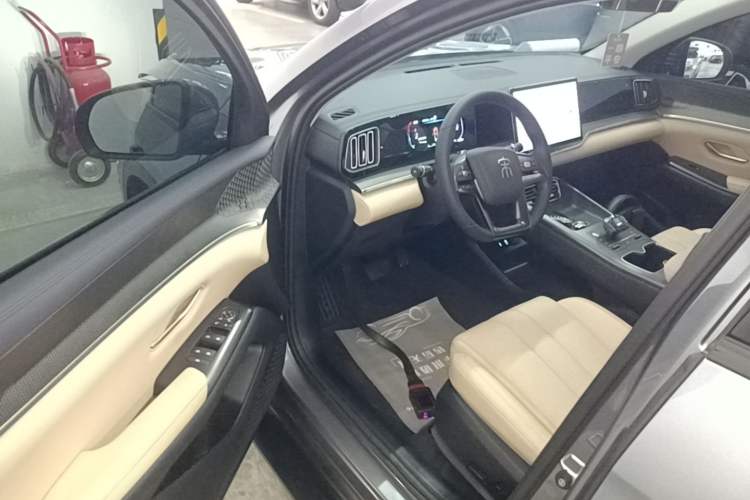 Used BYD Song Pro New Energy 2025 Second-Generation DM-i 75KM Overachiever Trim Driver Seat
