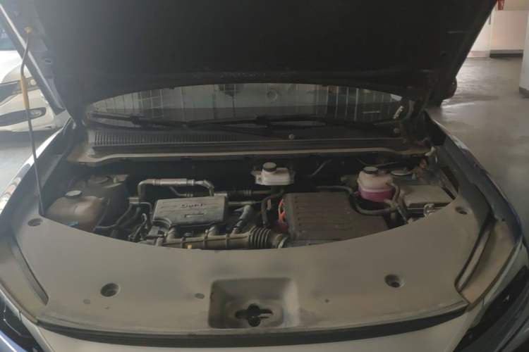 Used BYD Song Pro New Energy 2025 Second-Generation DM-i 75KM Leading Edition Engine Bay