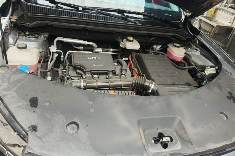 Used BYD Song Pro New Energy 2025 Second-Generation DM-i 75KM Leading Edition Engine Bay