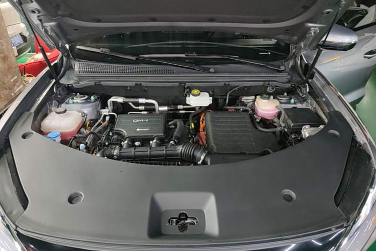 Used BYD Song Pro New Energy 2025 2nd Generation Intelligent Driving Version DM-i 75KM Overachiever Trim Engine Bay