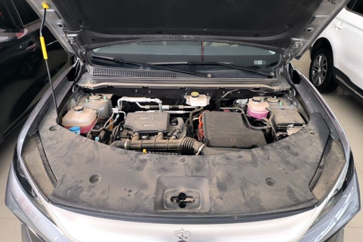 Used BYD Song Pro New Energy 2025 Second-Generation DM-i 75KM Leading Edition Engine Bay