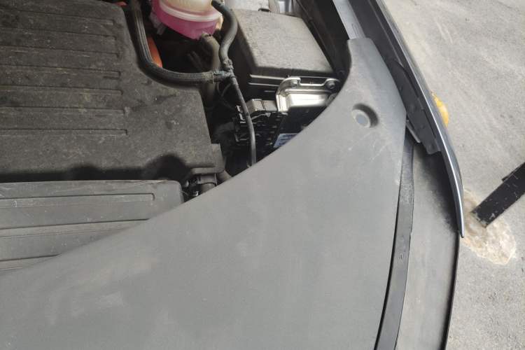 Used BYD Song Pro New Energy 2025 2nd Generation Intelligent Driving Version DM-i 75KM Leading Edition Engine Bay Left