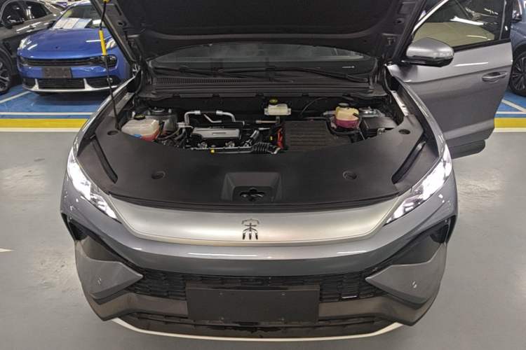 Used BYD Song Pro New Energy 2025 2nd Generation Intelligent Driving Version DM-i 75KM Leading Edition Engine Bay