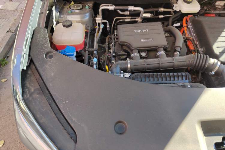 Used BYD Song Pro New Energy 2025 Second-Generation DM-i 115KM Excellence Version Engine Bay Right