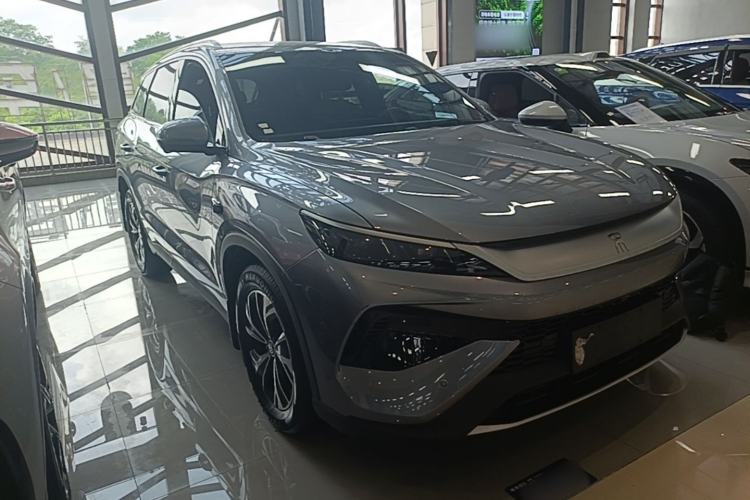 Used BYD Song Pro New Energy 2025 2nd Generation Intelligent Driving Version DM-i 75KM Leading Edition Front Right 45 Deg