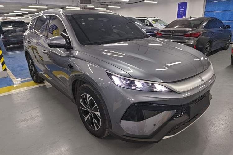 Used BYD Song Pro New Energy 2025 2nd Generation Intelligent Driving Version DM-i 75KM Leading Edition Front Right 45 Deg