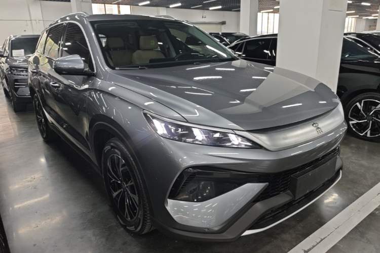 Used BYD Song Pro New Energy 2025 Second-Generation DM-i 75KM Overachiever Trim Front Right 45 Deg