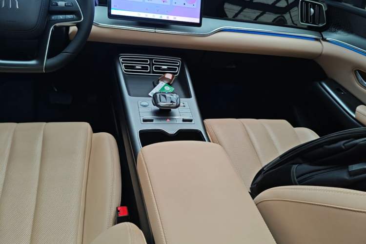 Used BYD Song Pro New Energy 2025 Second-Generation DM-i 115KM Overachiever Trim Gear Lever