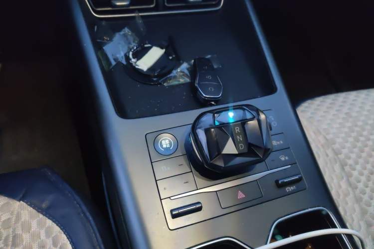 Used BYD Song Pro New Energy 2025 Second-Generation DM-i 115KM Overachiever Trim Gear Lever