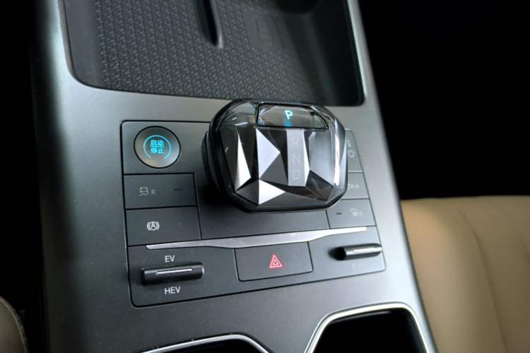 Used BYD Song Pro New Energy 2025 Second-Generation DM-i 75KM Leading Edition Gear Lever