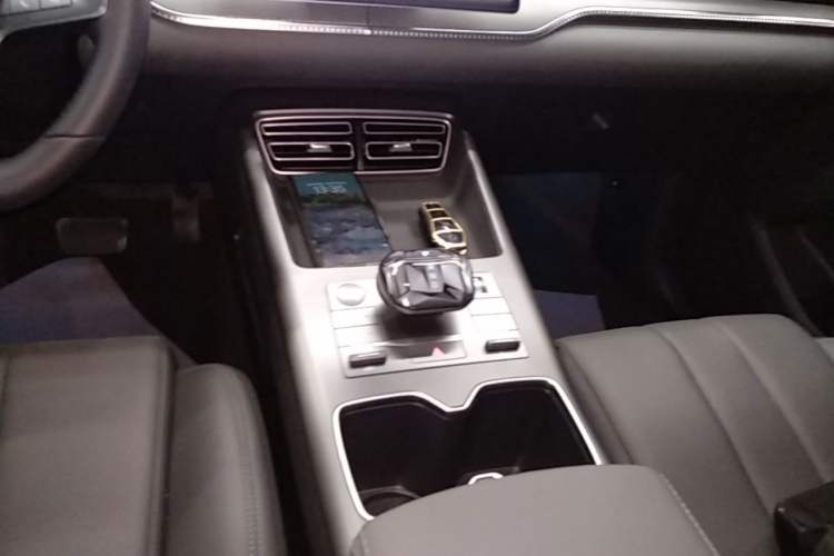 Used BYD Song Pro New Energy 2025 Second-Generation Intelligent Driving Version DM-i 115KM Superior Trim Gear Lever