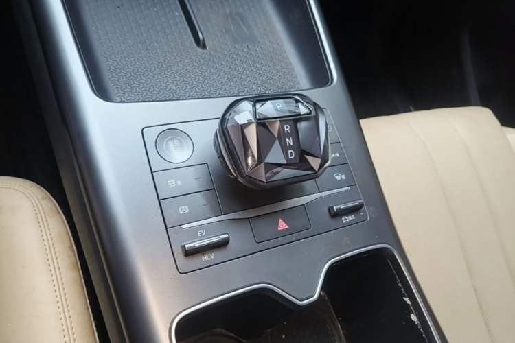 Used BYD Song Pro New Energy 2025 Second-Generation DM-i 75KM Leading Edition Gear Lever