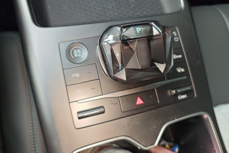 Used BYD Song Pro New Energy 2025 2nd Generation Intelligent Driving Version DM-i 75KM Overachiever Trim Gear Lever