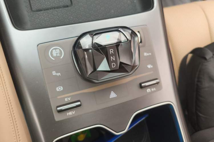 Used BYD Song Pro New Energy 2025 Second-Generation DM-i 115KM Excellence Version Gear Lever