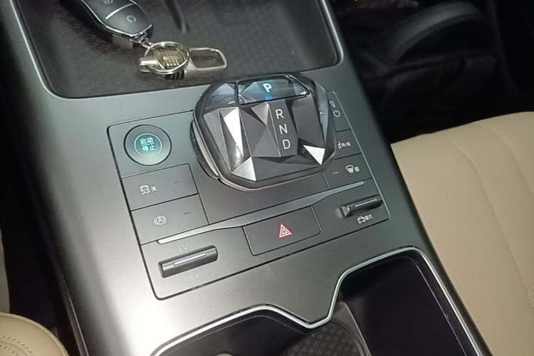 Used BYD Song Pro New Energy 2025 Second-Generation DM-i 75KM Overachiever Trim Gear Lever