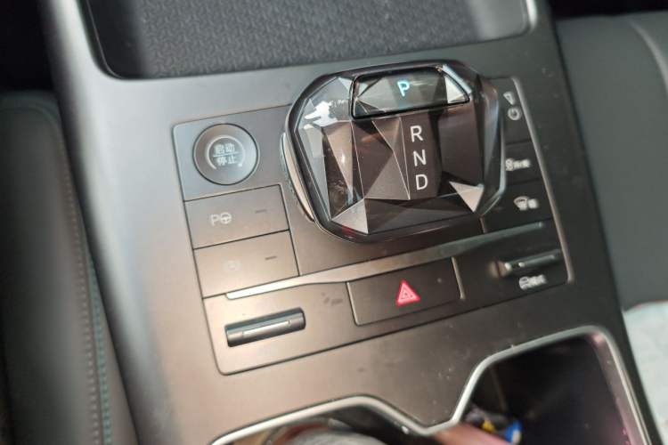 Used BYD Song Pro New Energy 2025 2nd Generation Intelligent Driving Version DM-i 75KM Overachiever Trim Gear Lever