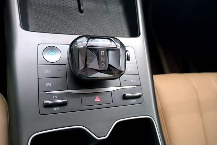 Used BYD Song Pro New Energy 2025 Second-Generation DM-i 75KM Leading Edition Gear Lever