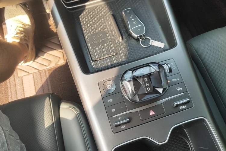 Used BYD Song Pro New Energy 2025 Second-Generation Intelligent Driving Version DM-i 115KM Superior Trim Gear Lever