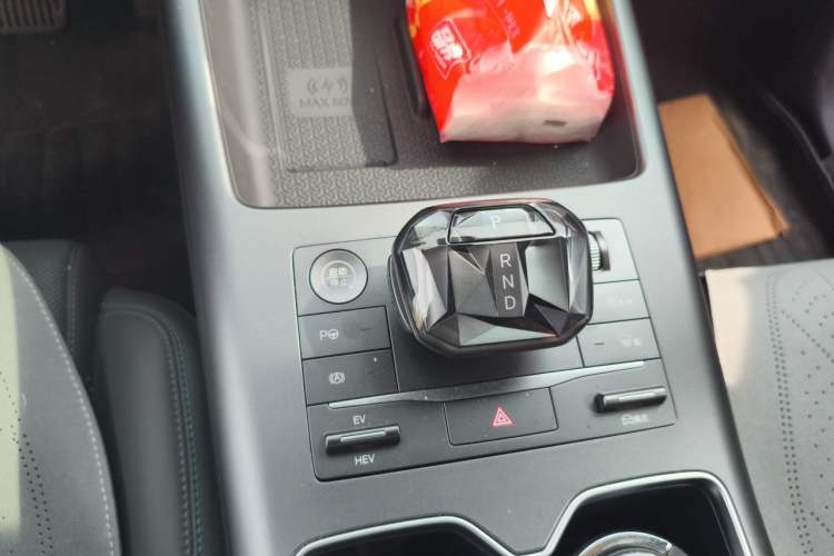 Used BYD Song Pro New Energy 2025 Second-Generation Intelligent Driving Version DM-i 115KM Superior Trim Gear Lever