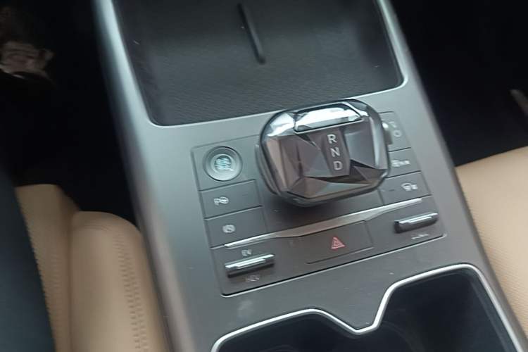 Used BYD Song Pro New Energy 2025 2nd Generation Intelligent Driving Version DM-i 75KM Leading Edition Gear Lever