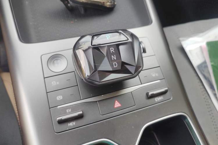 Used BYD Song Pro New Energy 2025 Second-Generation DM-i 75KM Leading Edition Gear Lever