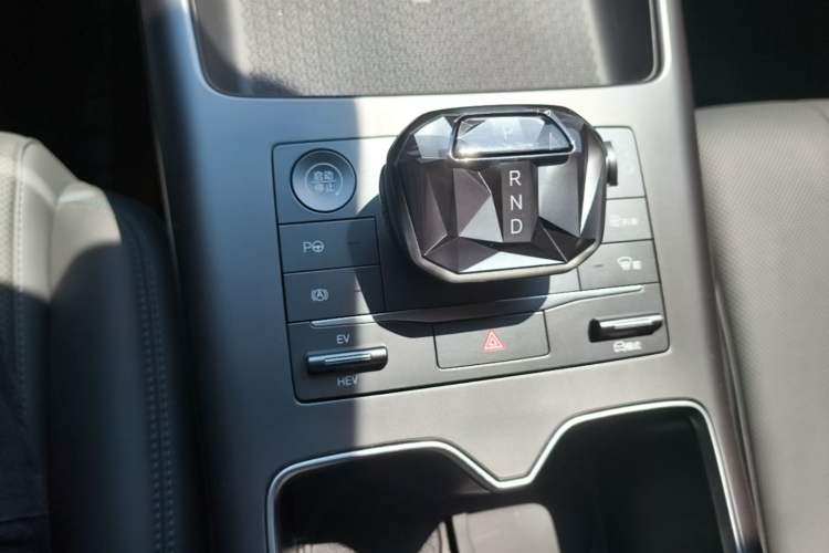 Used BYD Song Pro New Energy 2025 2nd Generation Intelligent Driving Version DM-i 75KM Leading Edition Gear Lever