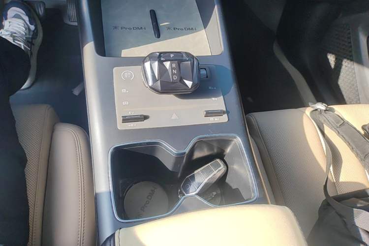 Used BYD Song Pro New Energy 2025 Second-Generation DM-i 115KM Overachiever Trim Gear Lever