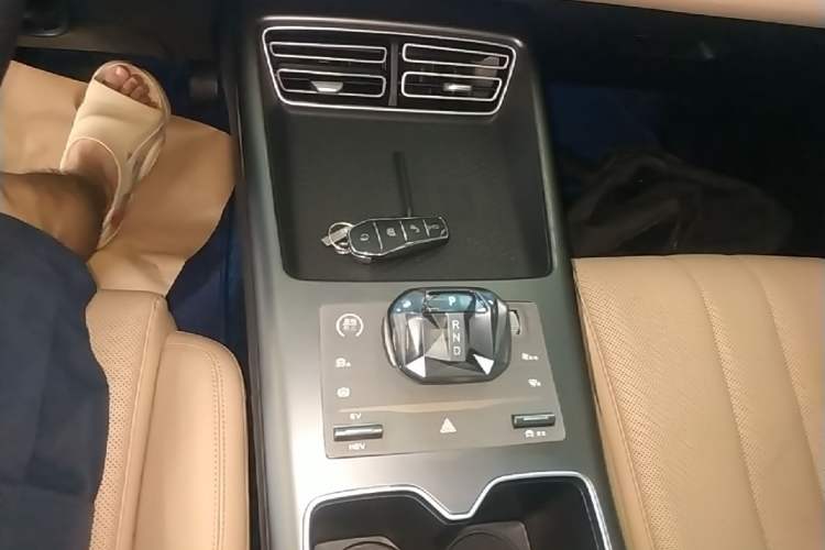 Used BYD Song Pro New Energy 2025 Second-Generation DM-i 75KM Overachiever Trim Gear Lever