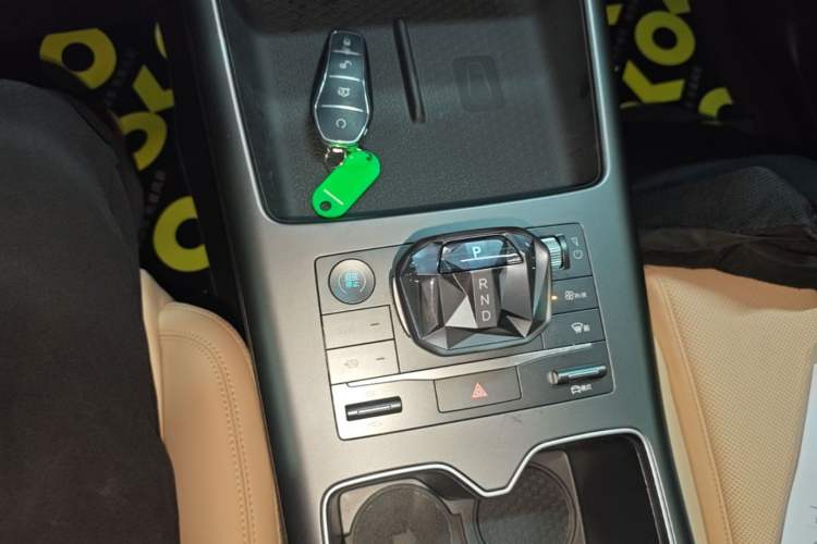 Used BYD Song Pro New Energy 2025 Second-Generation DM-i 75KM Overachiever Trim Gear Lever