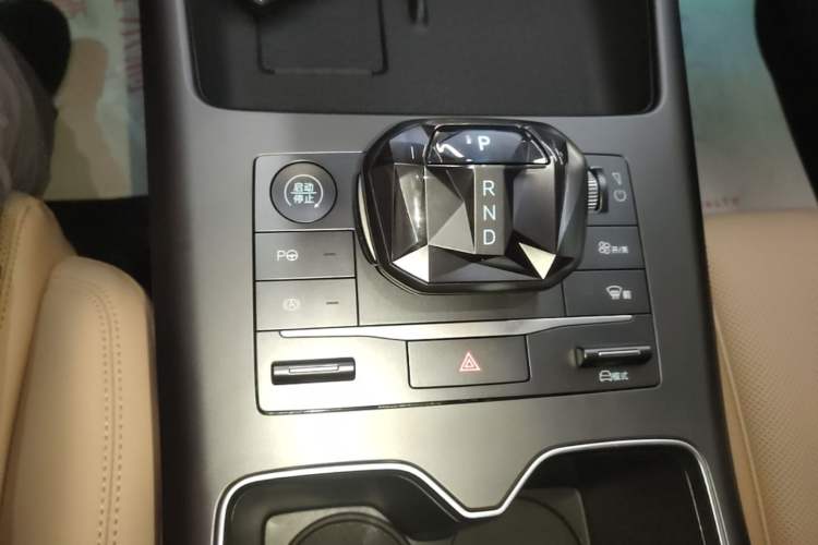 Used BYD Song Pro New Energy 2025 Second-Generation Intelligent Driving Version DM-i 115KM Superior Trim Gear Lever