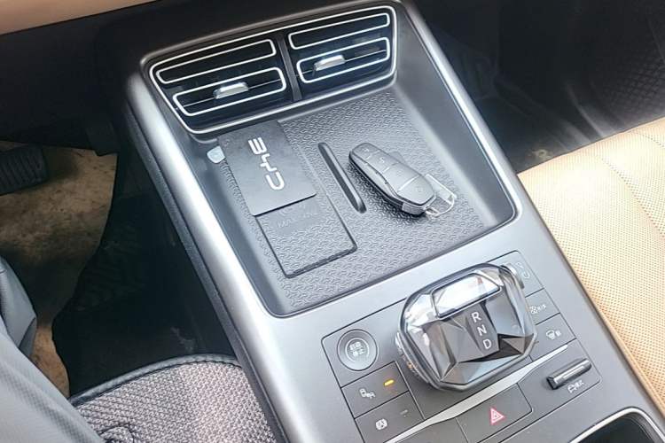 Used BYD Song Pro New Energy 2025 Second-Generation DM-i 115KM Excellence Version Gear Lever