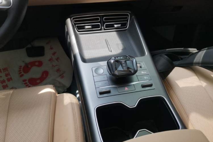 Used BYD Song Pro New Energy 2025 Second-Generation DM-i 115KM Overachiever Trim Gear Lever