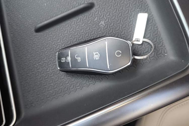 Used BYD Song Pro New Energy 2025 Second-Generation DM-i 115KM Overachiever Trim Interior 1
