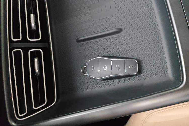 Used BYD Song Pro New Energy 2025 Second-Generation DM-i 75KM Leading Edition Interior 1