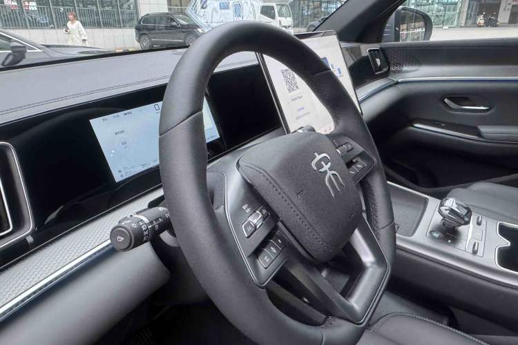 Used BYD Song Pro New Energy 2025 Second-Generation Intelligent Driving Version DM-i 115KM Excellence Edition Interior 3