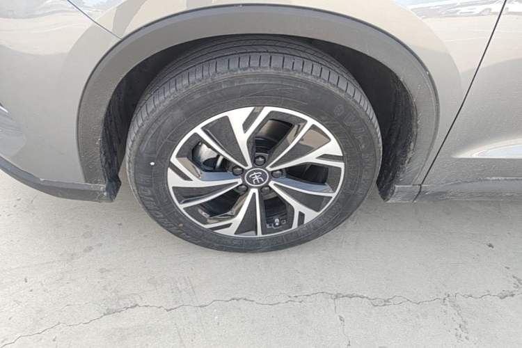 Used BYD Song Pro New Energy 2025 Second-Generation DM-i 115KM Overachiever Trim Left Front Wheel Hub