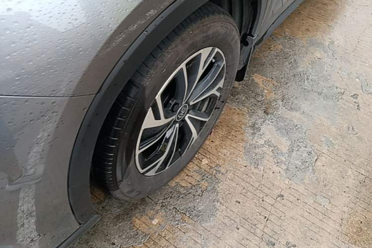 Used BYD Song Pro New Energy 2025 2nd Generation Intelligent Driving Version DM-i 75KM Leading Edition Left Front Wheel Hub