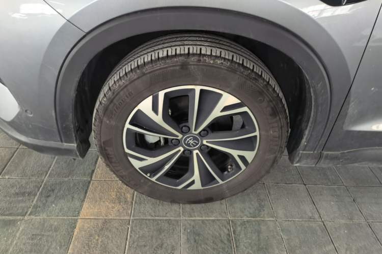 Used BYD Song Pro New Energy 2025 Second-Generation Intelligent Driving Version DM-i 115KM Superior Trim Left Front Wheel Hub