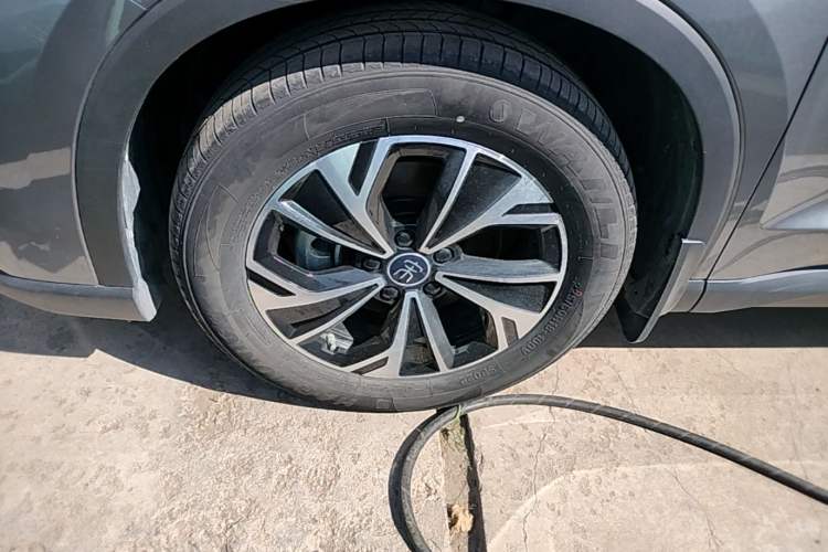 Used BYD Song Pro New Energy 2025 Second-Generation DM-i 75KM Leading Edition Left Front Wheel Hub