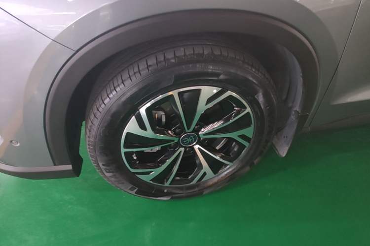 Used BYD Song Pro New Energy 2025 2nd Generation Intelligent Driving Version DM-i 75KM Overachiever Trim Left Front Wheel Hub