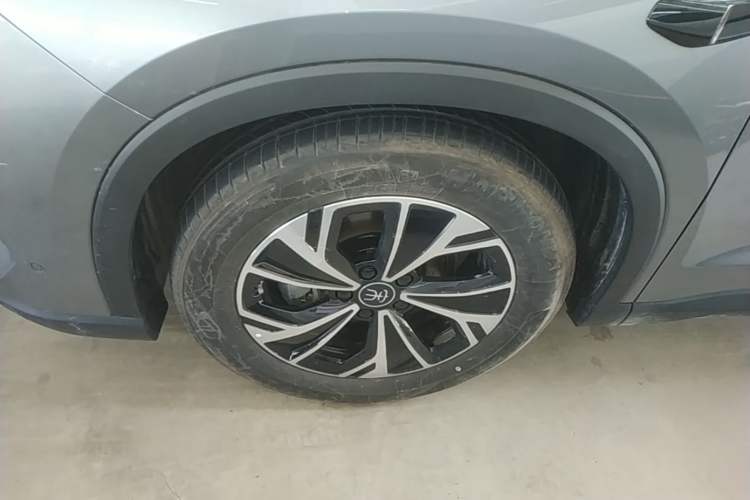Used BYD Song Pro New Energy 2025 Second-Generation Intelligent Driving Version DM-i 115KM Superior Trim Left Front Wheel Hub