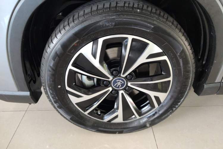 Used BYD Song Pro New Energy 2025 2nd Generation Intelligent Driving Version DM-i 75KM Leading Edition Left Front Wheel Hub