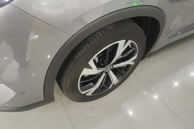 Used BYD Song Pro New Energy 2025 Second-Generation Intelligent Driving Version DM-i 115KM Excellence Edition Left Front Wheel Hub