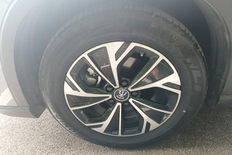 Used BYD Song Pro New Energy 2025 Second-Generation DM-i 115KM Overachiever Trim Left Front Wheel Hub