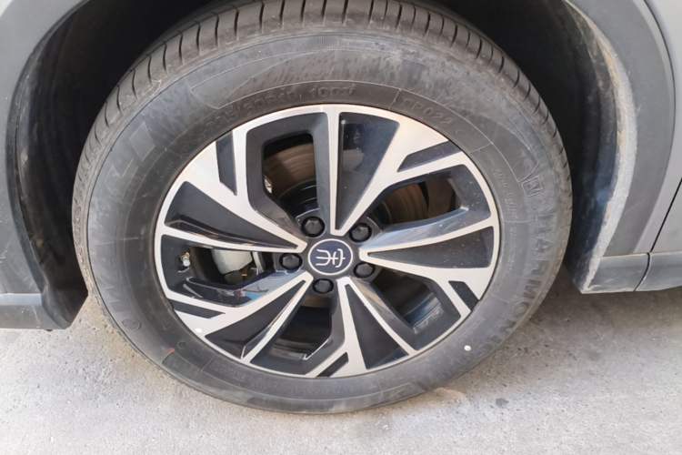 Used BYD Song Pro New Energy 2025 Second-Generation DM-i 115KM Overachiever Trim Left Front Wheel Hub