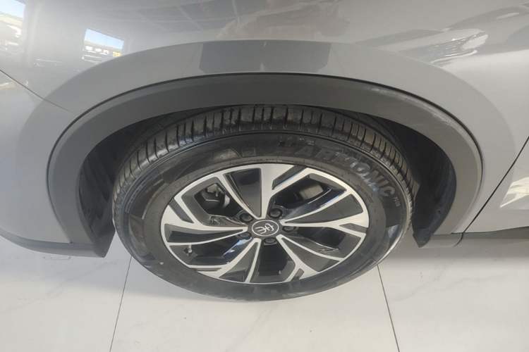 Used BYD Song Pro New Energy 2025 Second-Generation DM-i 115KM Overachiever Trim Left Front Wheel Hub